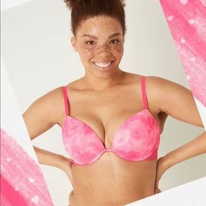 Victoria's secret pink wear everywhere Super
push up bra size 38D VS New